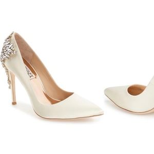 Crystal Embellished Pointed Toe Pump